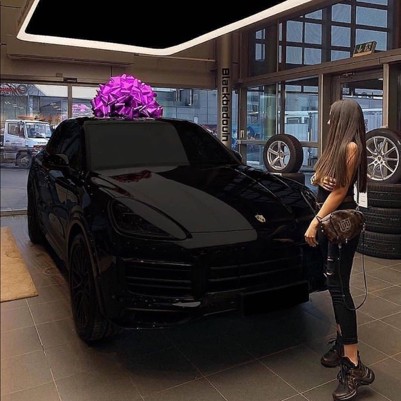 Meet your Posher, Alicia - Picture 1 of 1